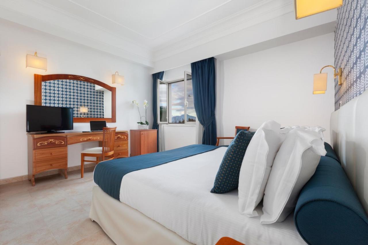 Atlantic Palace Hotel (Adults Only) Сорренто Экстерьер фото